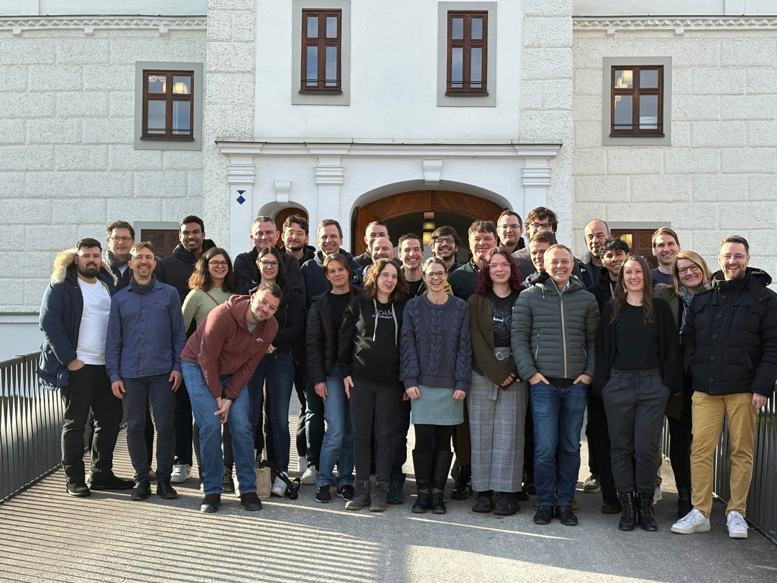 Das Bild zeigt das Team der BOX ID Systems GmbH bei einem Teamevent